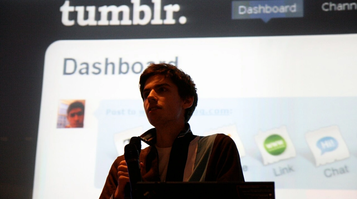 David Karp demonstrating early Tumblr interface to small audience